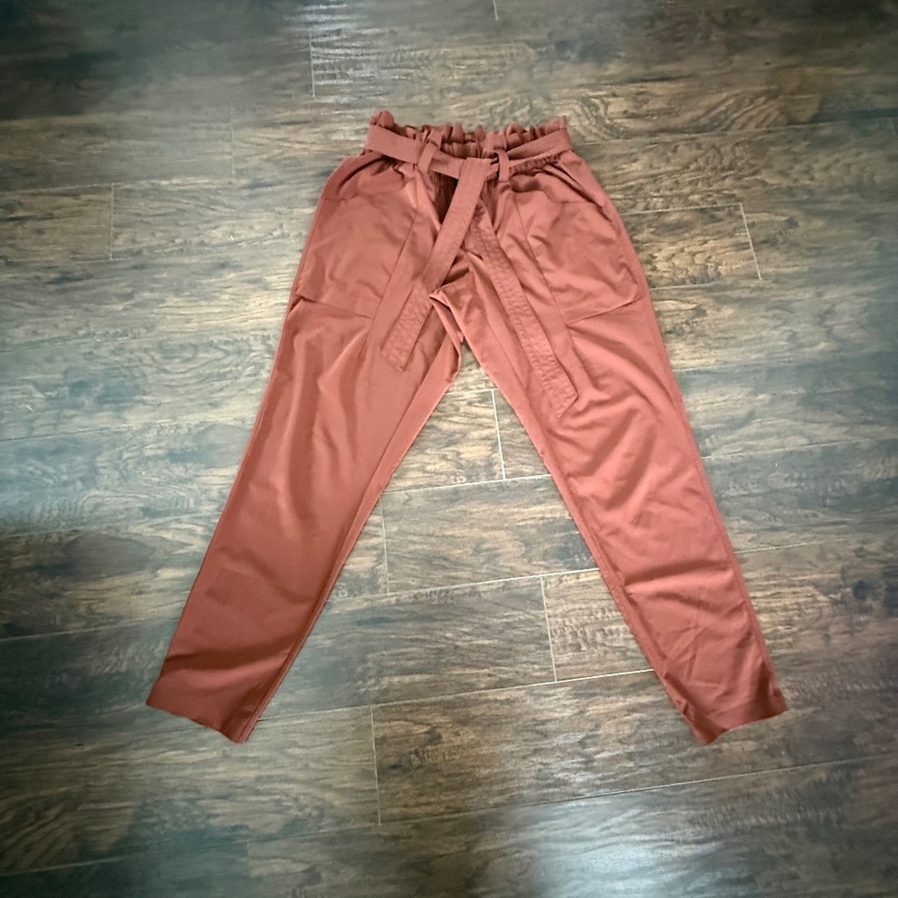 Athleta Skyline Paperbag Pants Size 4 Cinnamon Brown High Rise